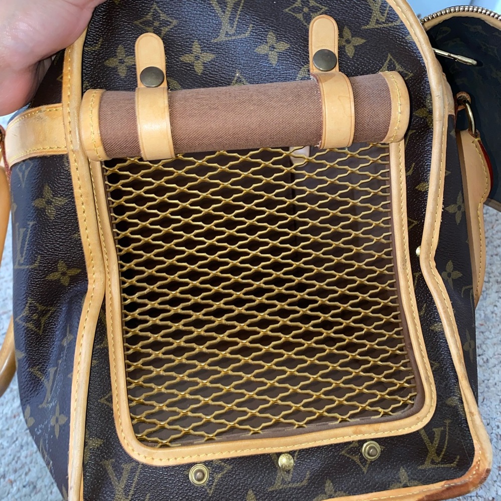 LV fog carrier bag